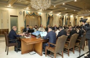 PM Directs Integration of IT Education from Grade 6