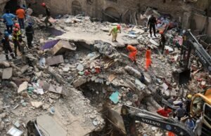 Karachi Building Collapse: Death Toll Rises to 27 as Lyari Tragedy Unfolds; Grief, Unity, and Urgent Calls for Accountability