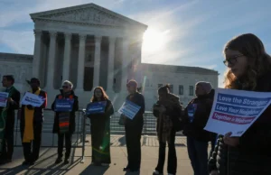 US Supreme Court Backs Trump on Asylum ‘Metering’ Policy, Allowing Border Officials to Turn Away Migrants